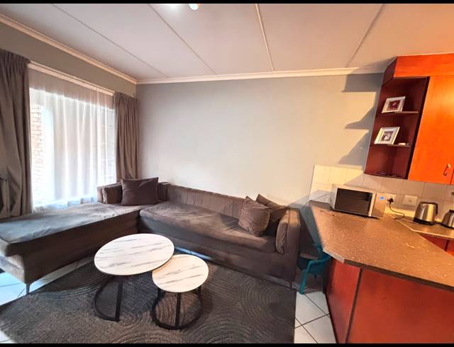 2 BEDROOM TOWNHOUSE FOR SALE IN ELSPARK